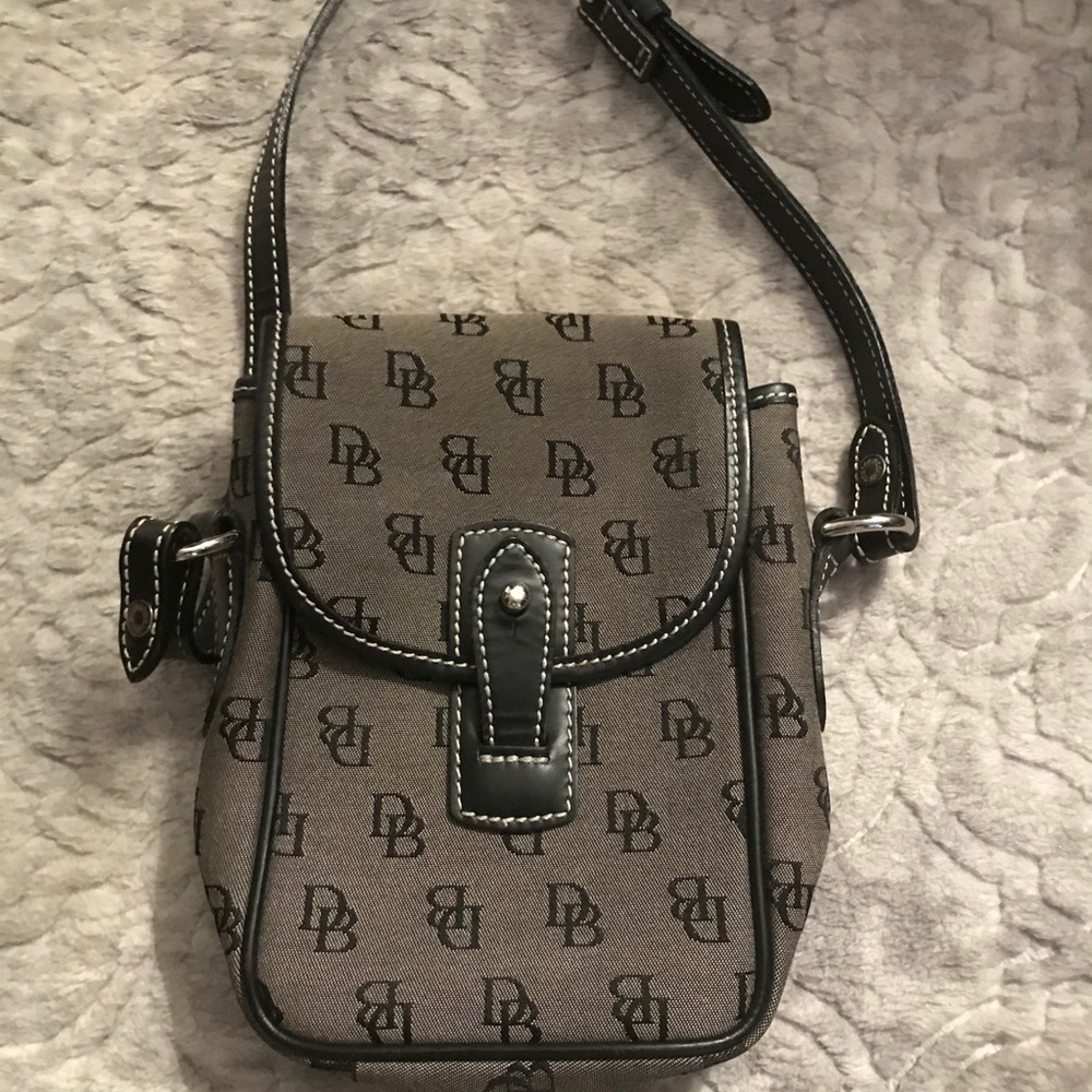 Dooney cross bag